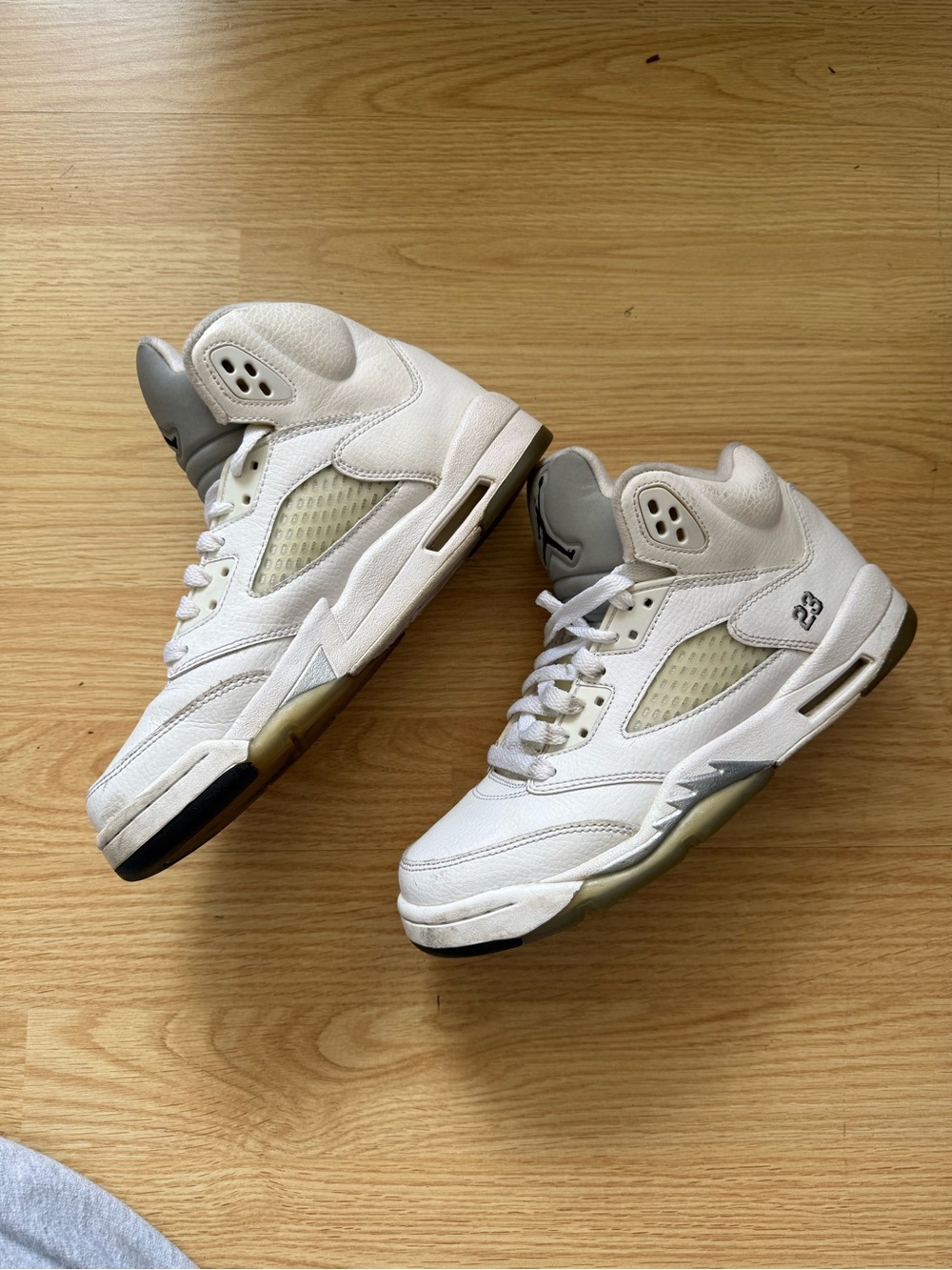 Nike Air Jordan Retro 5 Metallic White (2014) Size 6Y